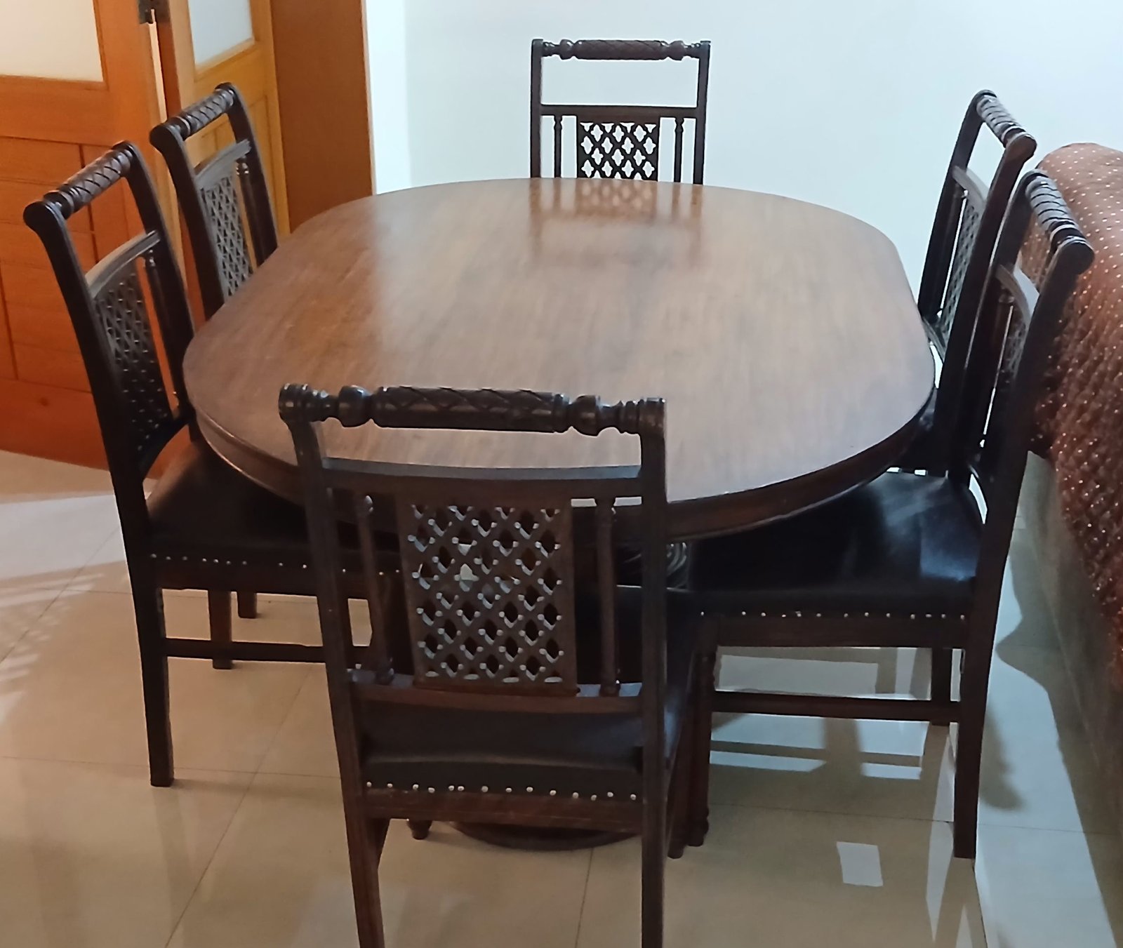 Used Dining table of pure sheesham wood 9.5/10 condition for sale – 6 person seating- Price = 50000
