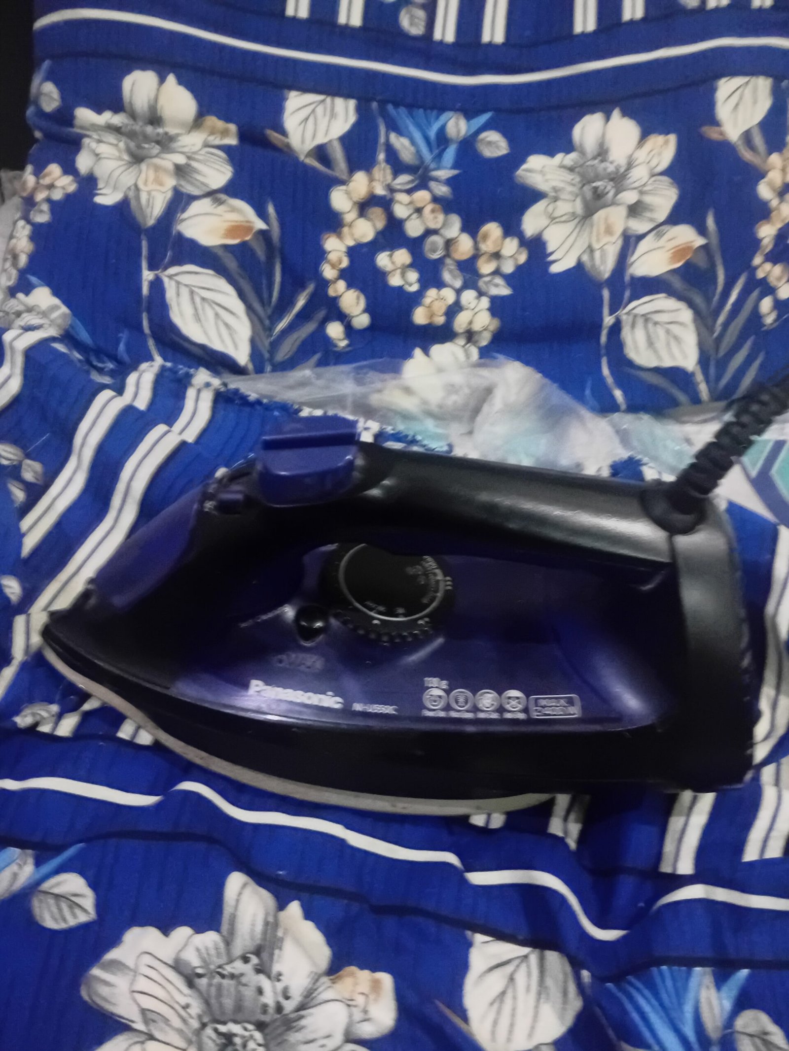 Panasonic Steam Iron NI-U550C – 2400W (Excellent Condition)