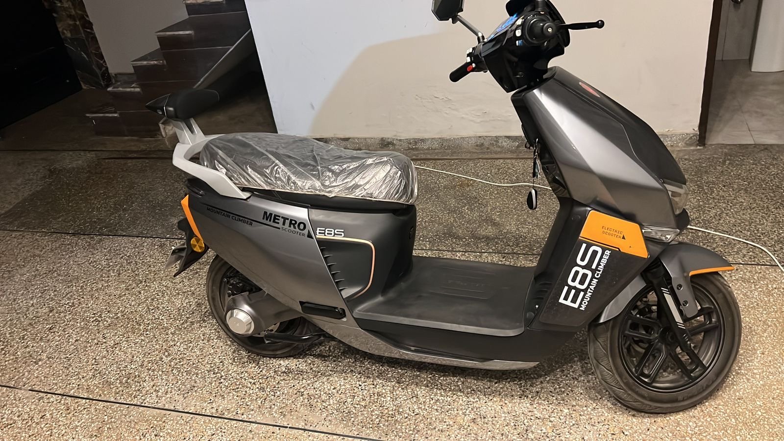 E8s mountain climber