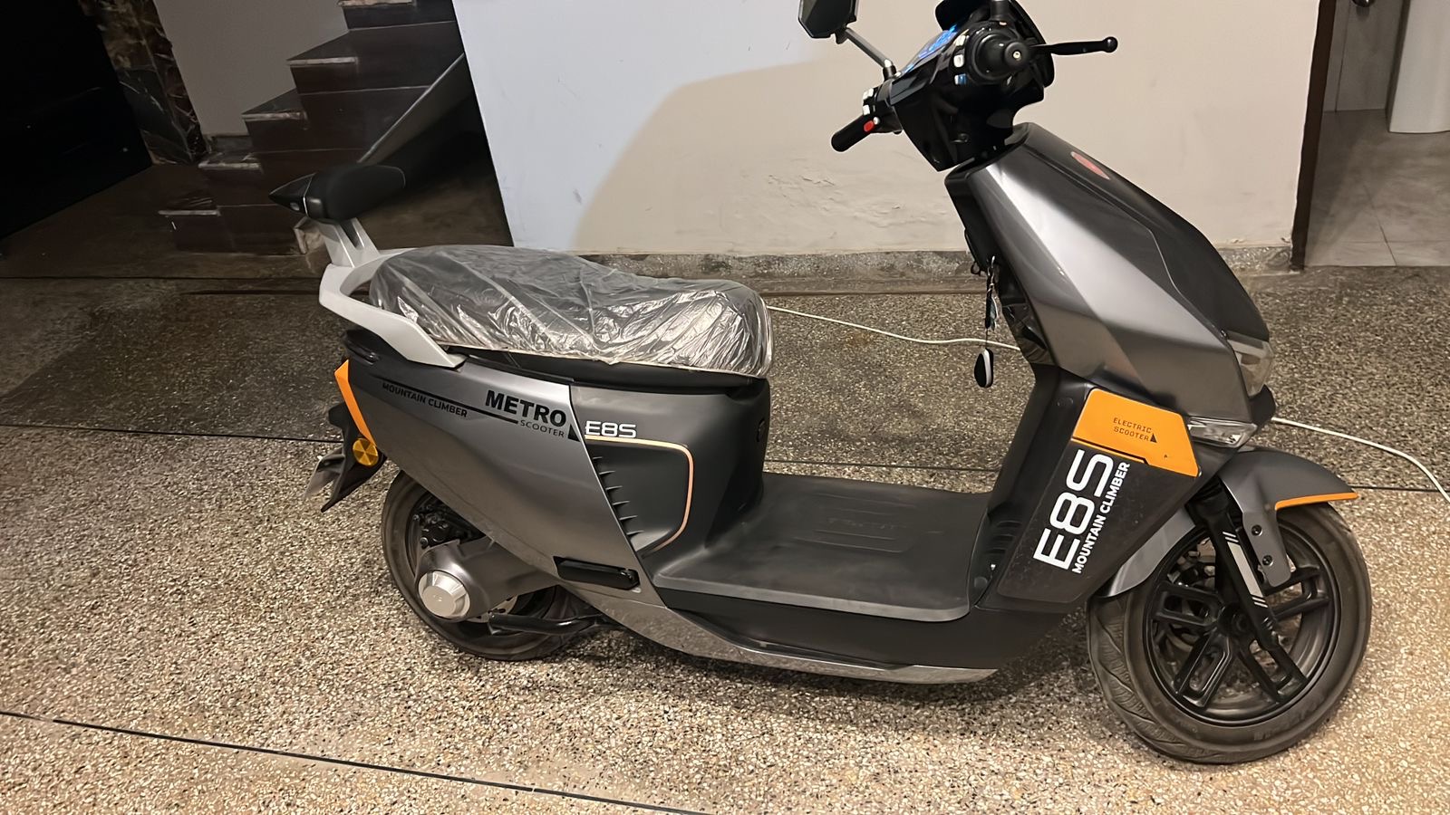 E8s mountain climber