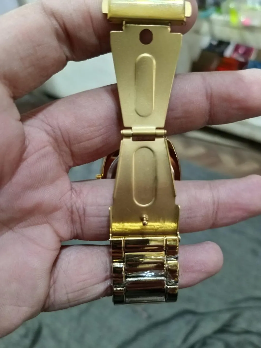 Man each Golden couler