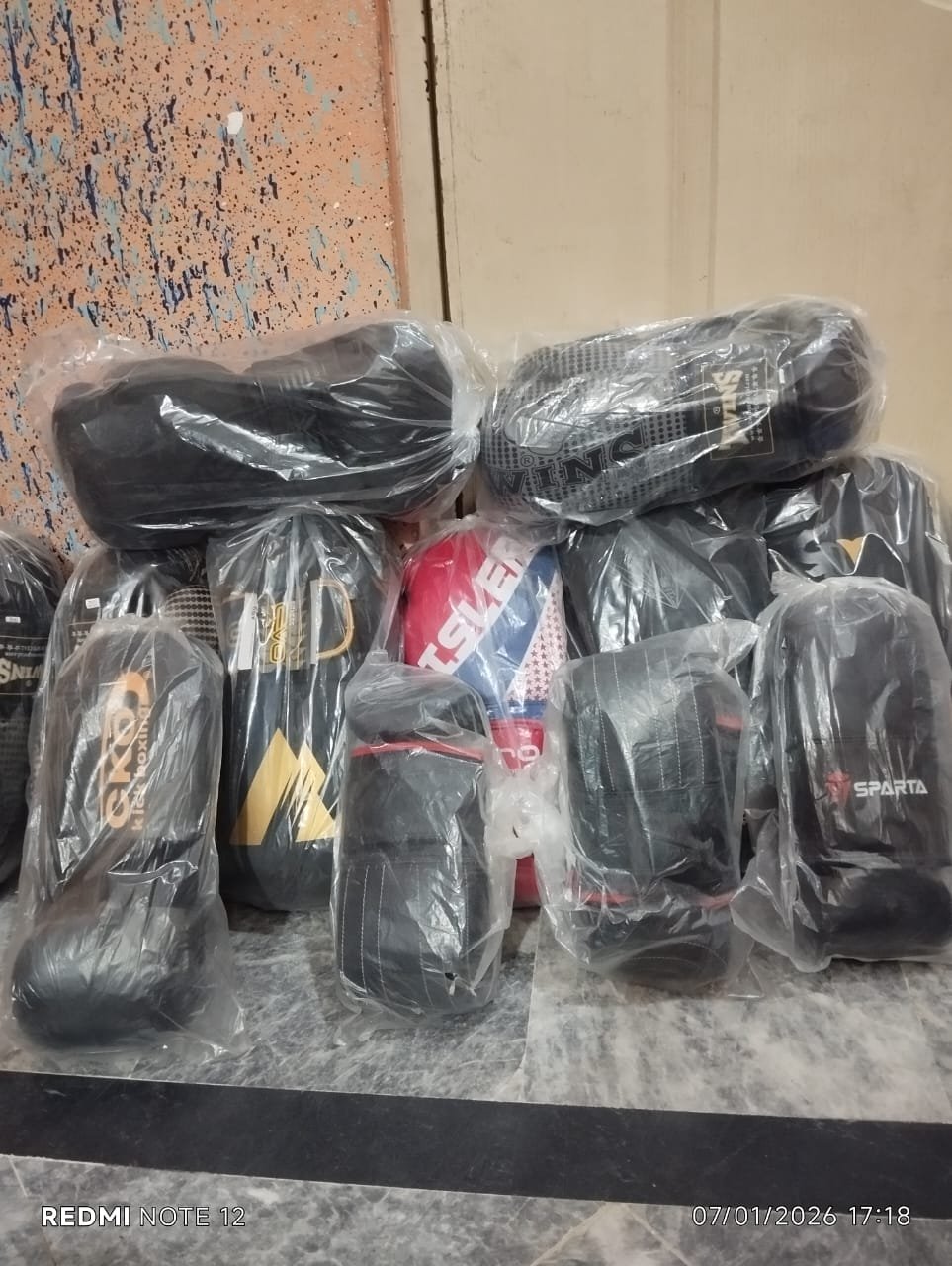 Adult size boxing kit 7in1 Delivery available in PAK