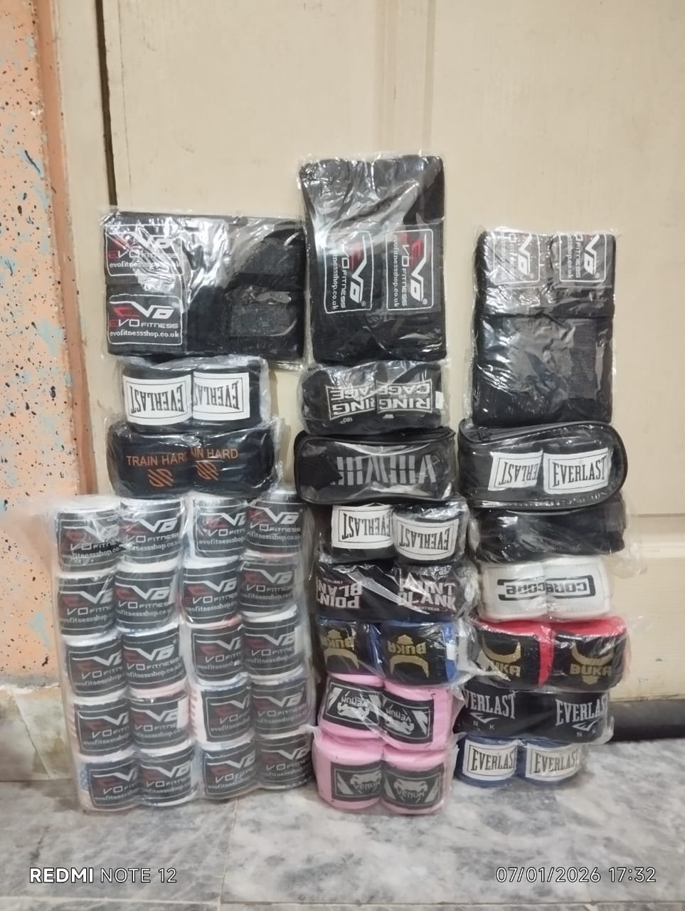 Adult size boxing kit 7in1 Delivery available in PAK