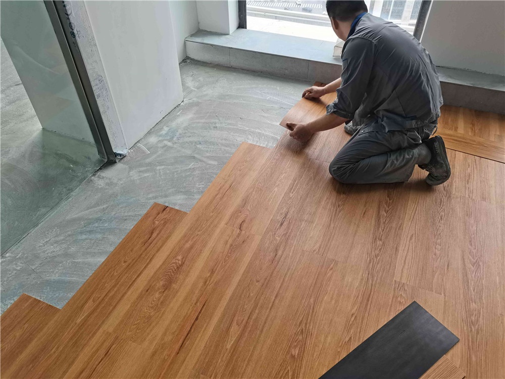 Vinyl Floor | Wood Floor.