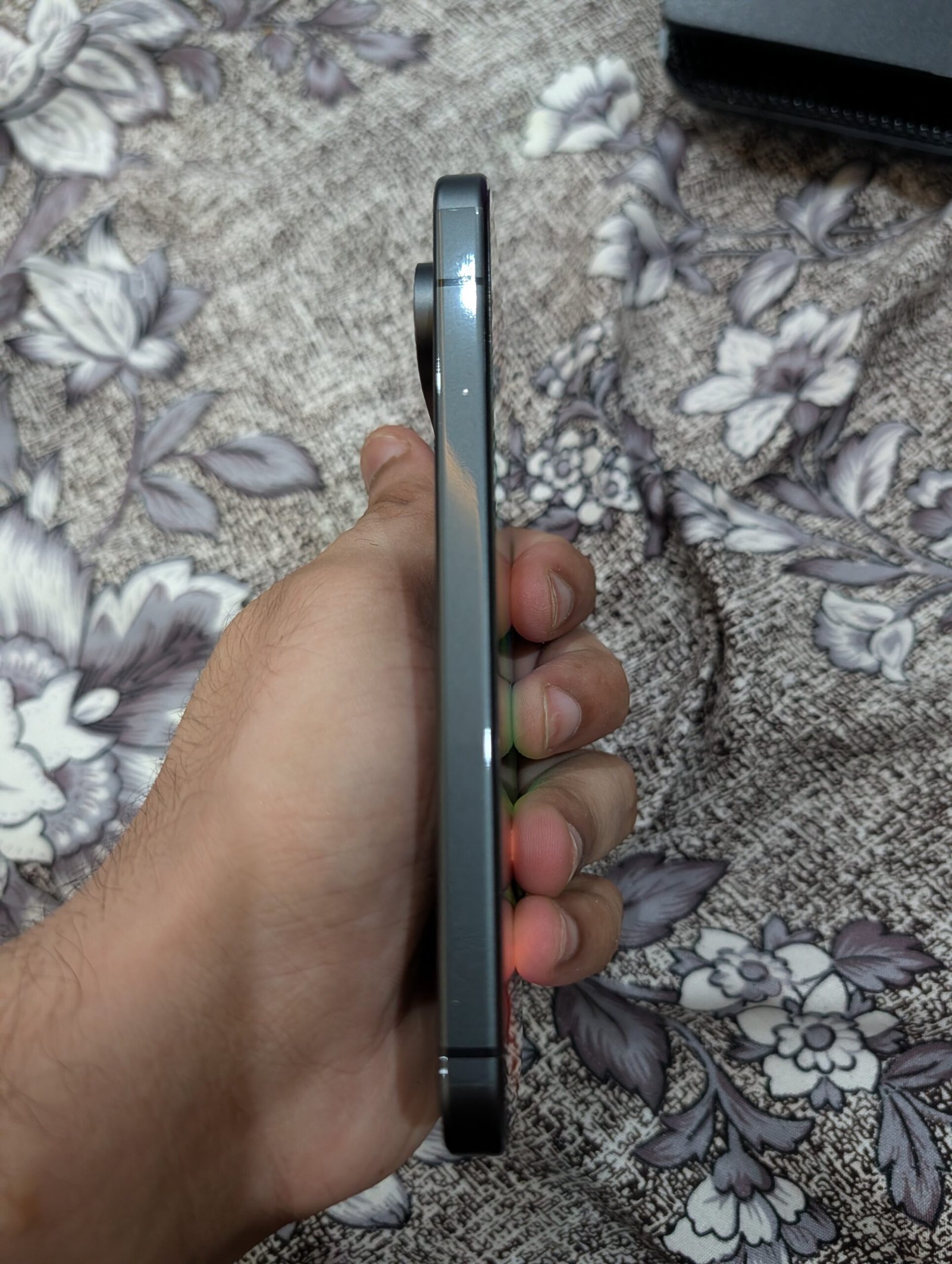 Google Pixel 10 Black (128GB) – Online PTA Approved