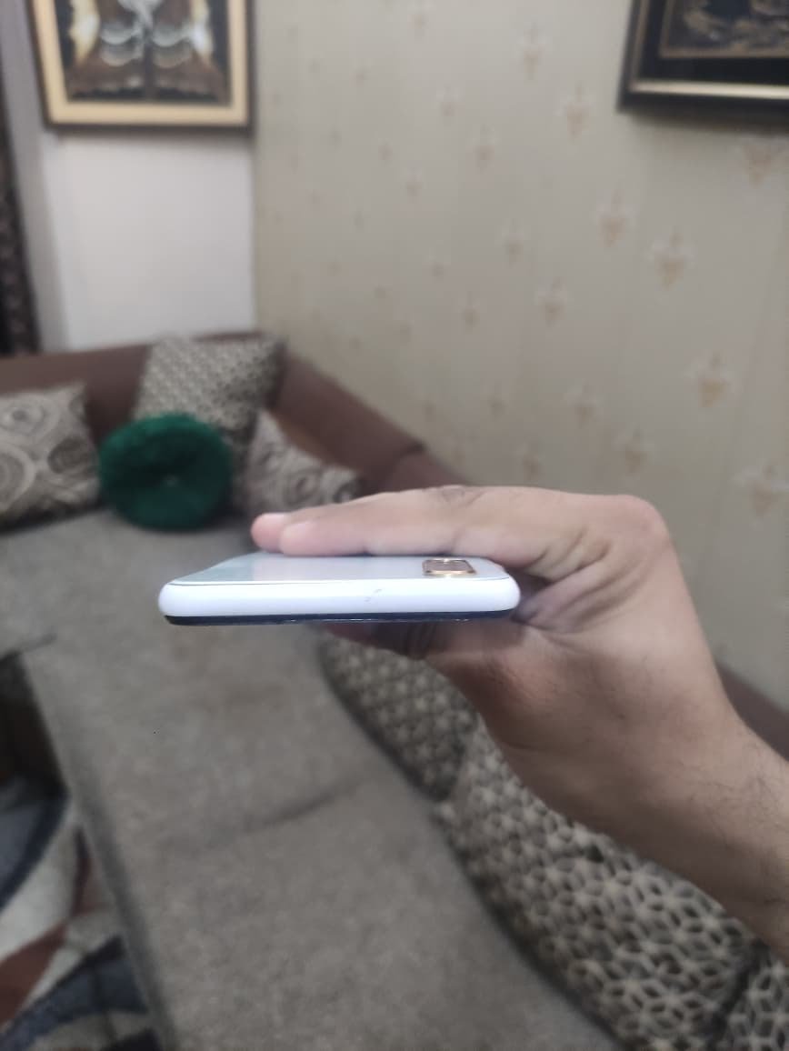 vivo s1 4/128gb urgent sale
