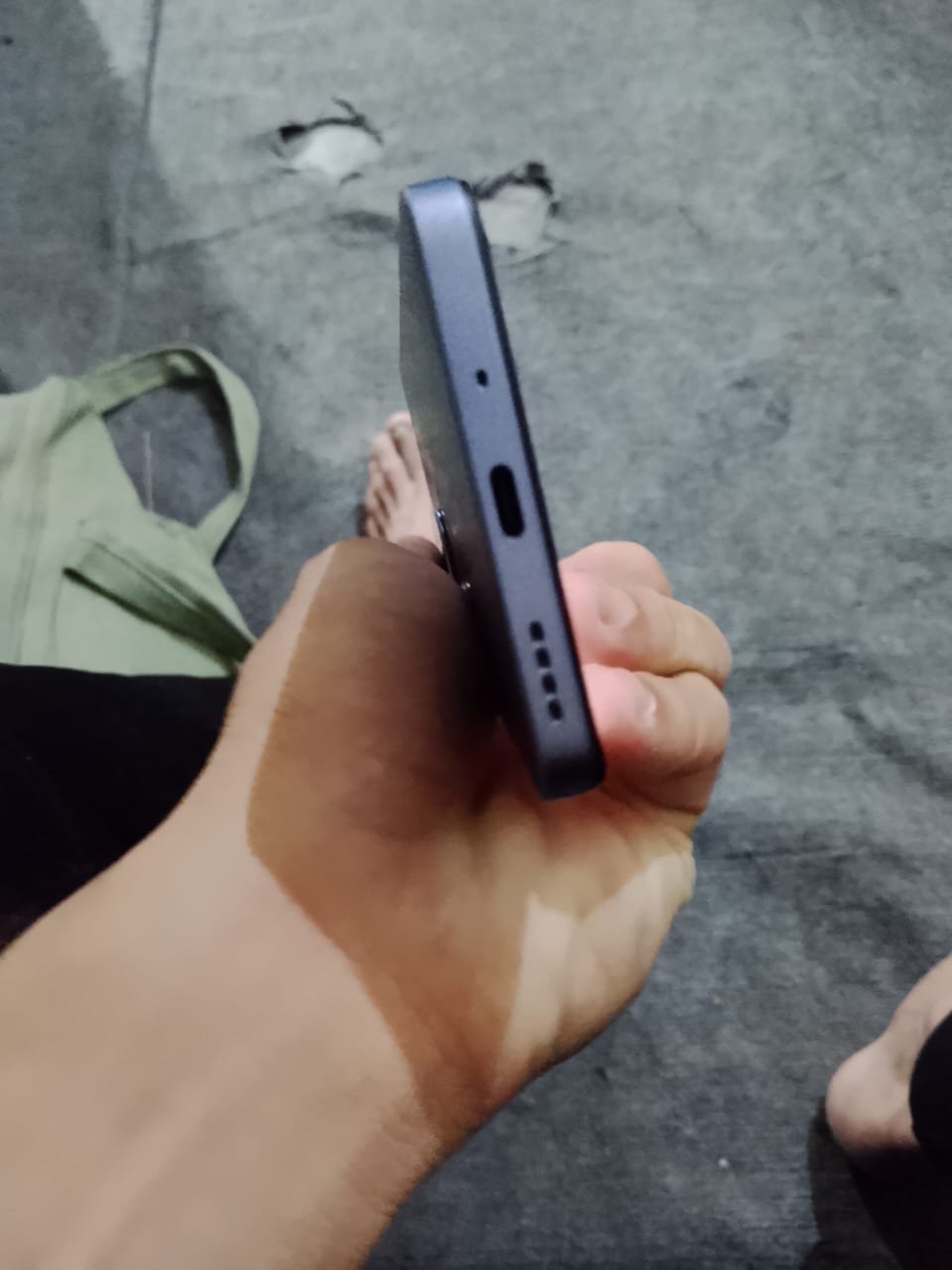 Realme c75x 6 month varnty waterpak daba charing Sath 10bey