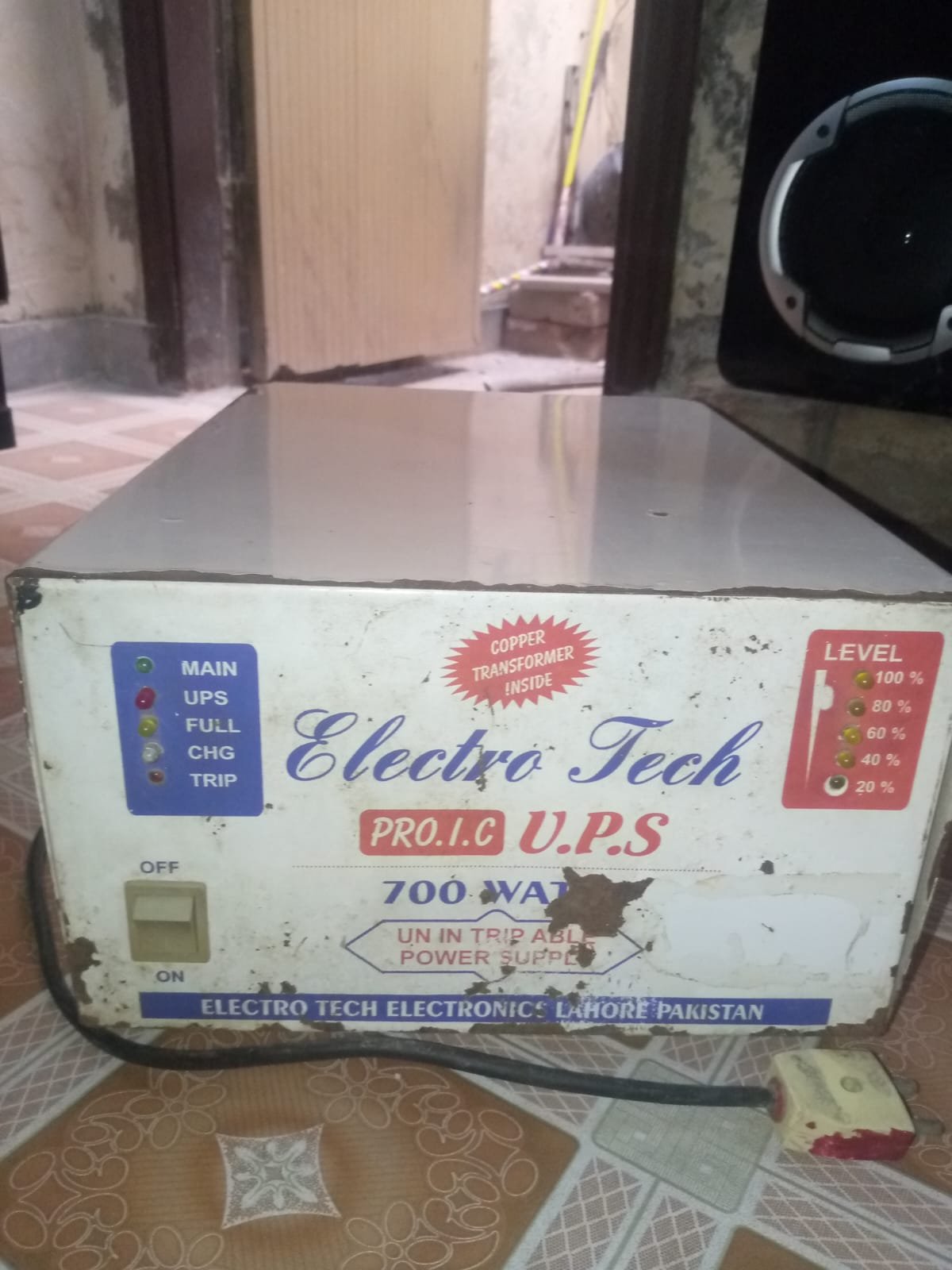 UPS Electro Touch 700+ watts