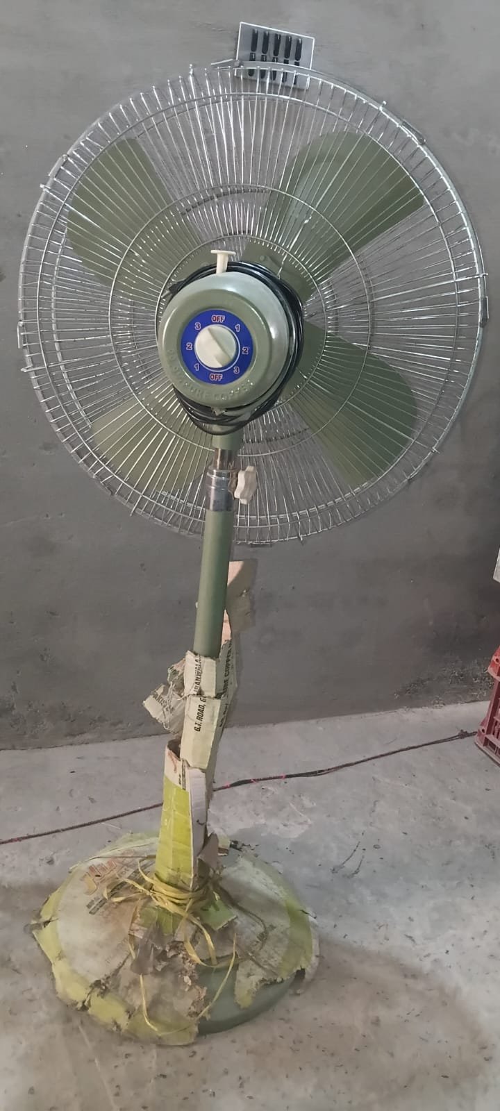 Pedistal Fan For Sale In Lush Condition