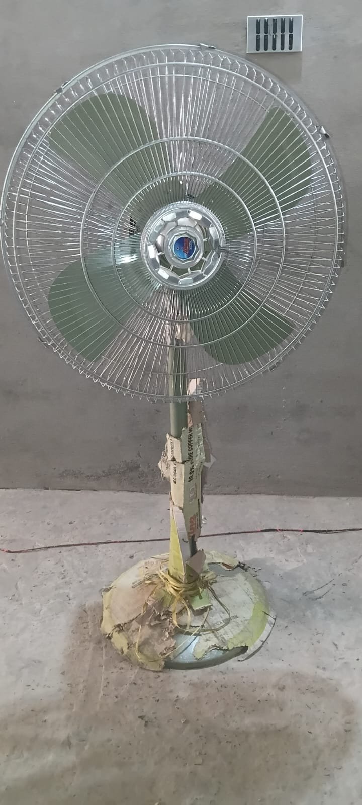 Pedistal Fan For Sale In Lush Condition