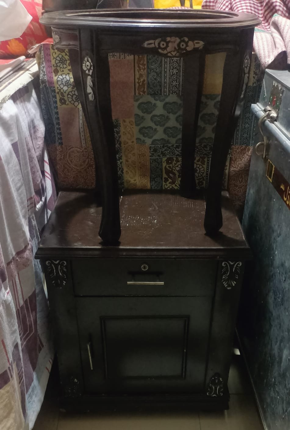 Side Tables and Round Shape Table
