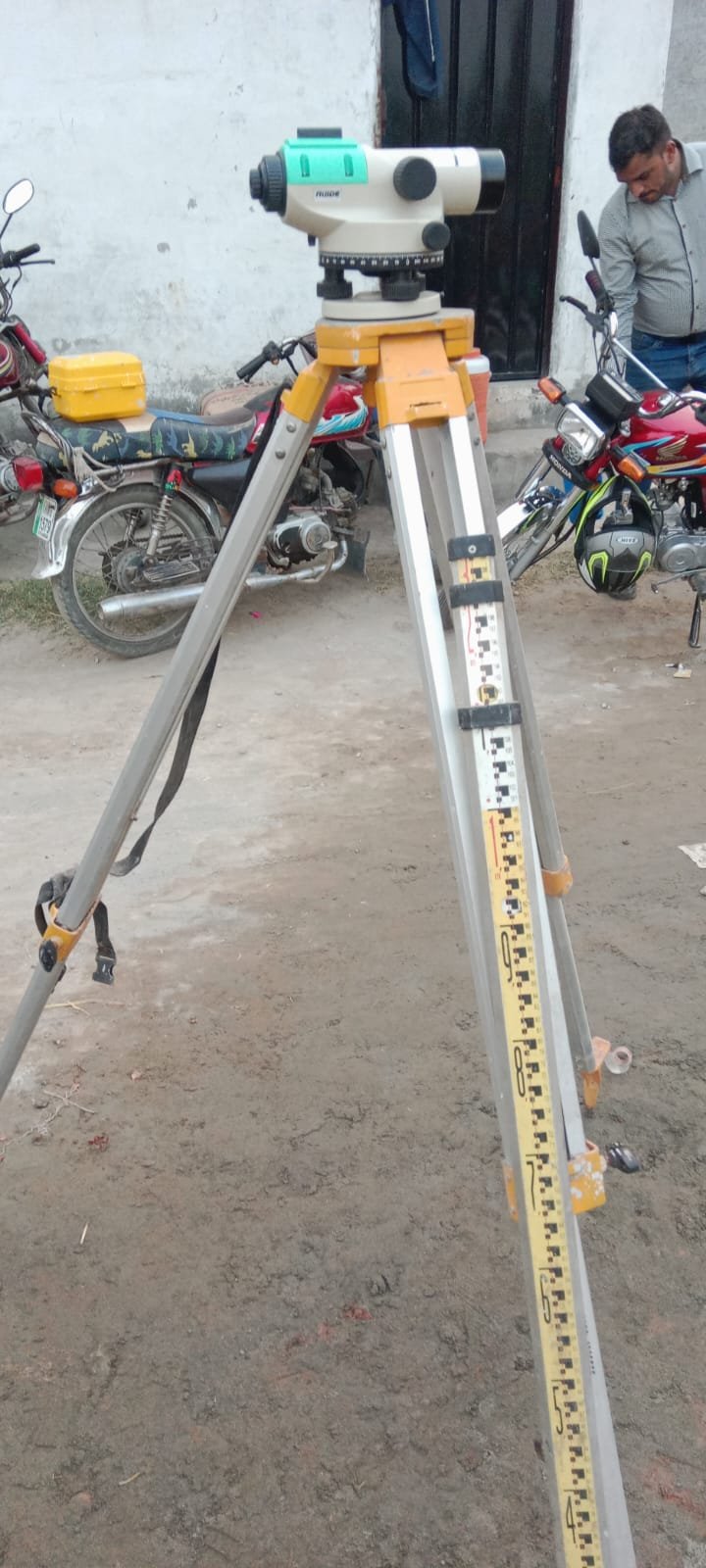 Level machine stand staff 10/10 condition 5 days use only