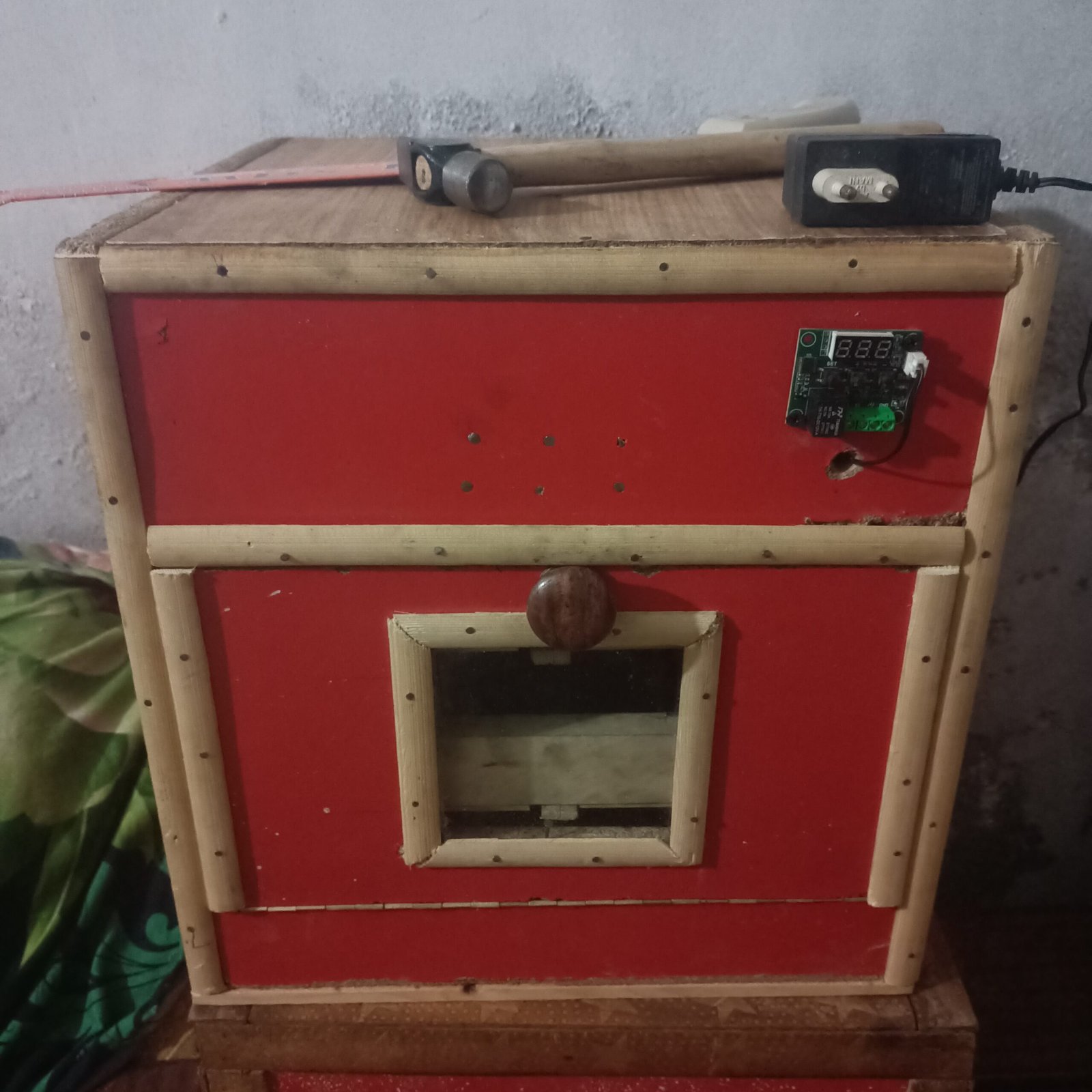 Incubators , egg hatching machine
