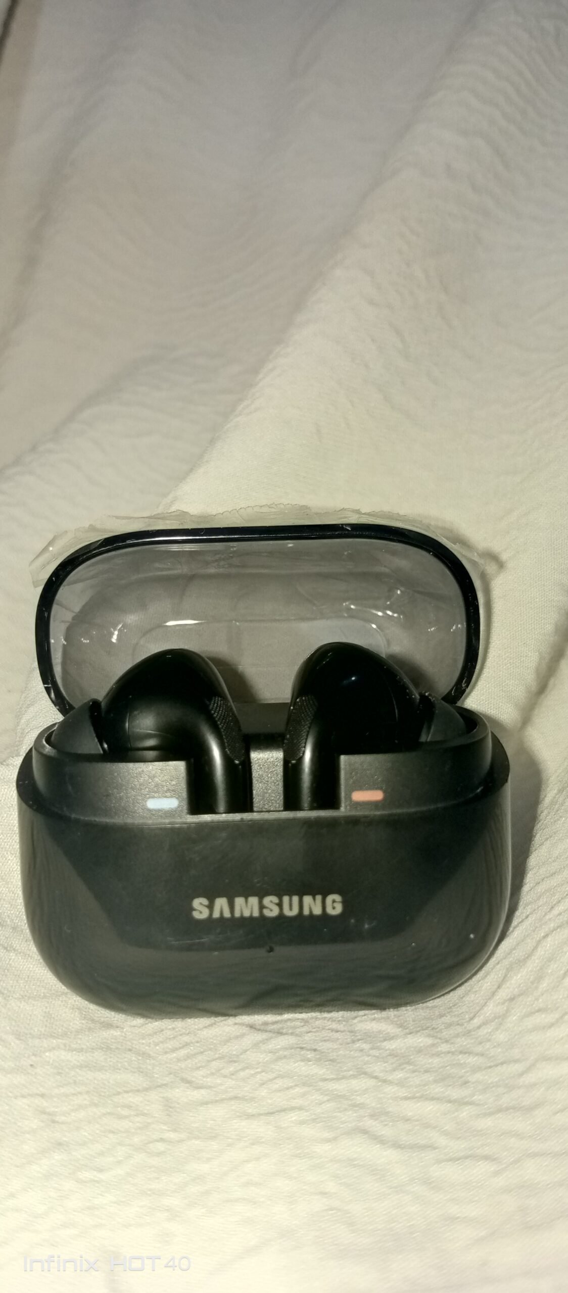 Samsung Galaxy Buds 3 – Futuristic Design,