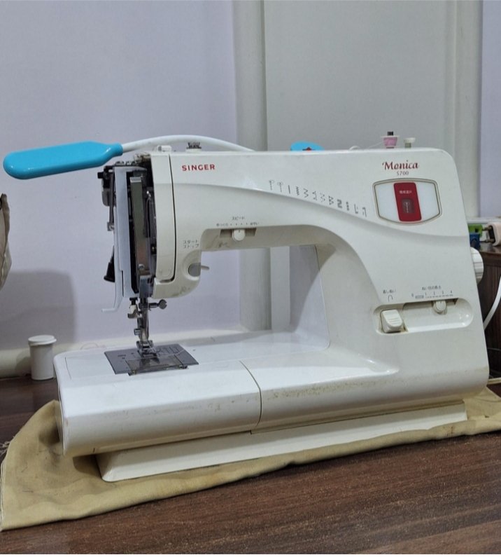 Auto matic sweing machine