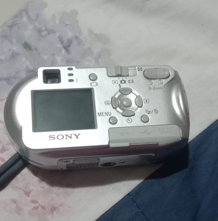 Sony cyber-shot DSC-P43