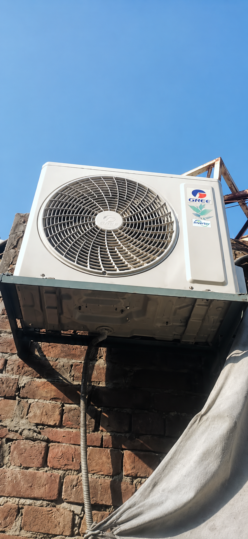 Gree polar Turbo inverter AC 1.ton Excellent No repair ever
