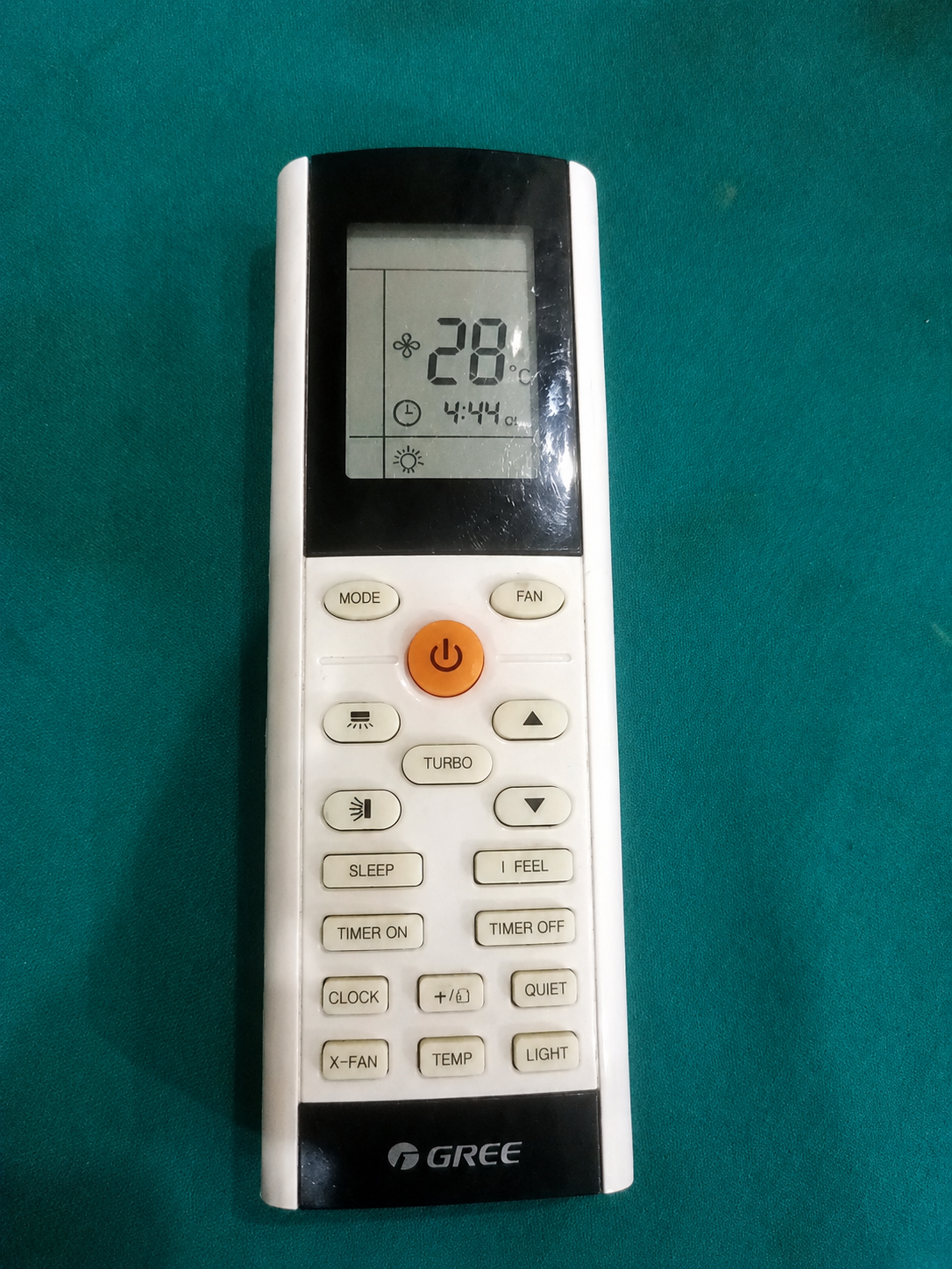 Gree polar Turbo inverter AC 1.ton Excellent No repair ever