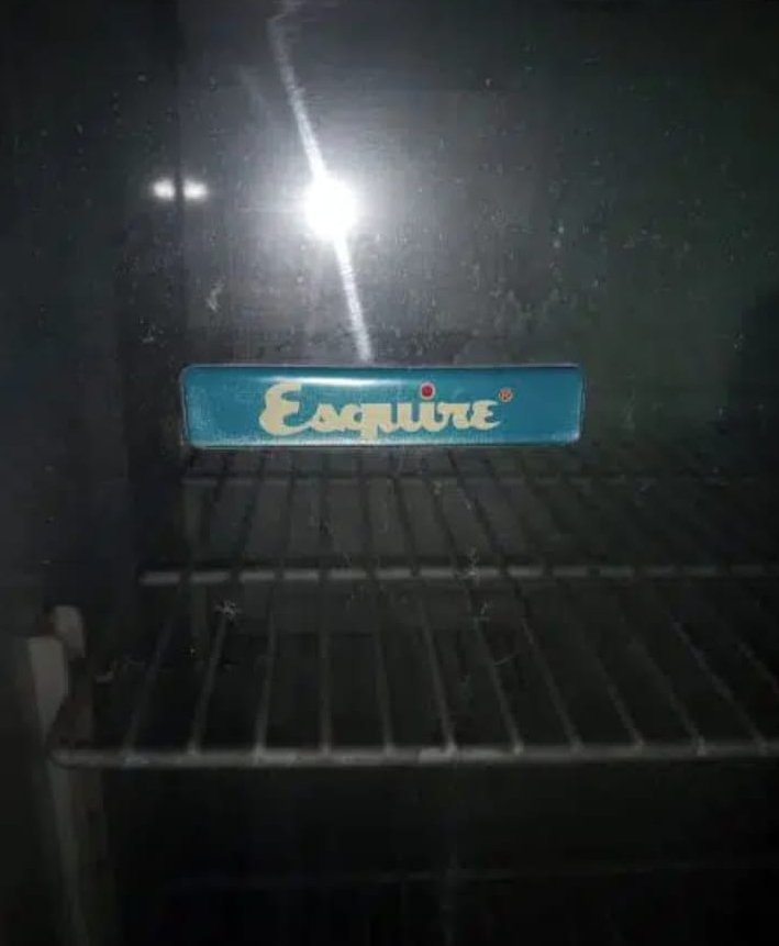 Esquire Refrigerator – Like New