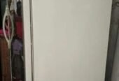 Esquire Refrigerator – Like New