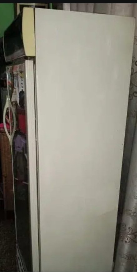 Esquire Refrigerator – Like New