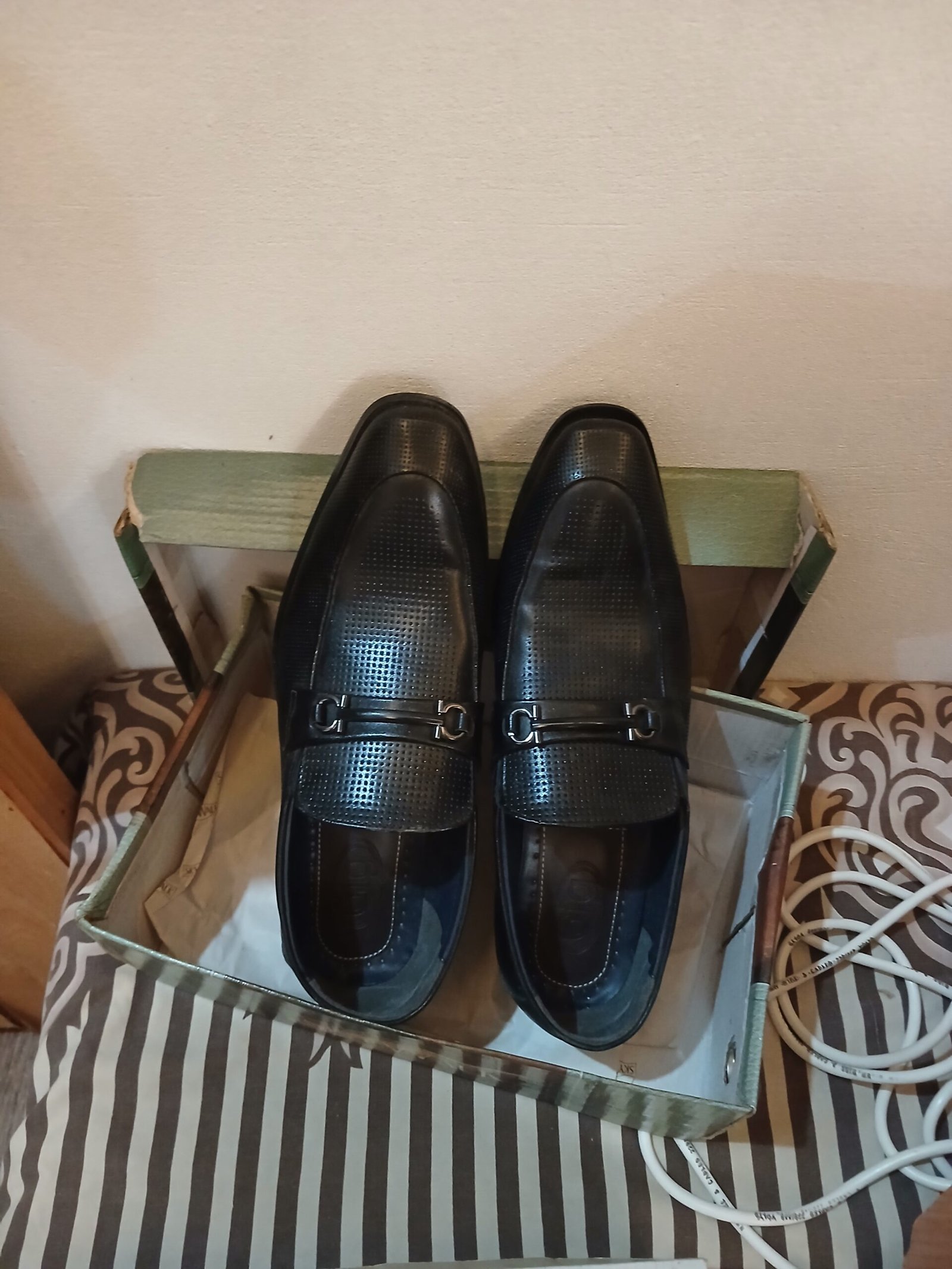 Borjan black shoes for men in size 11