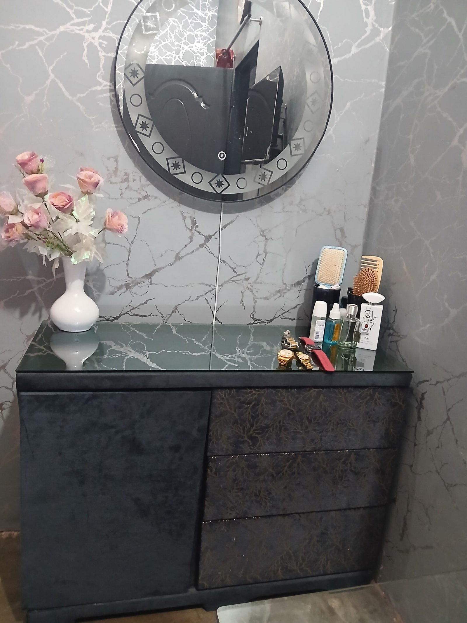 Dressing table