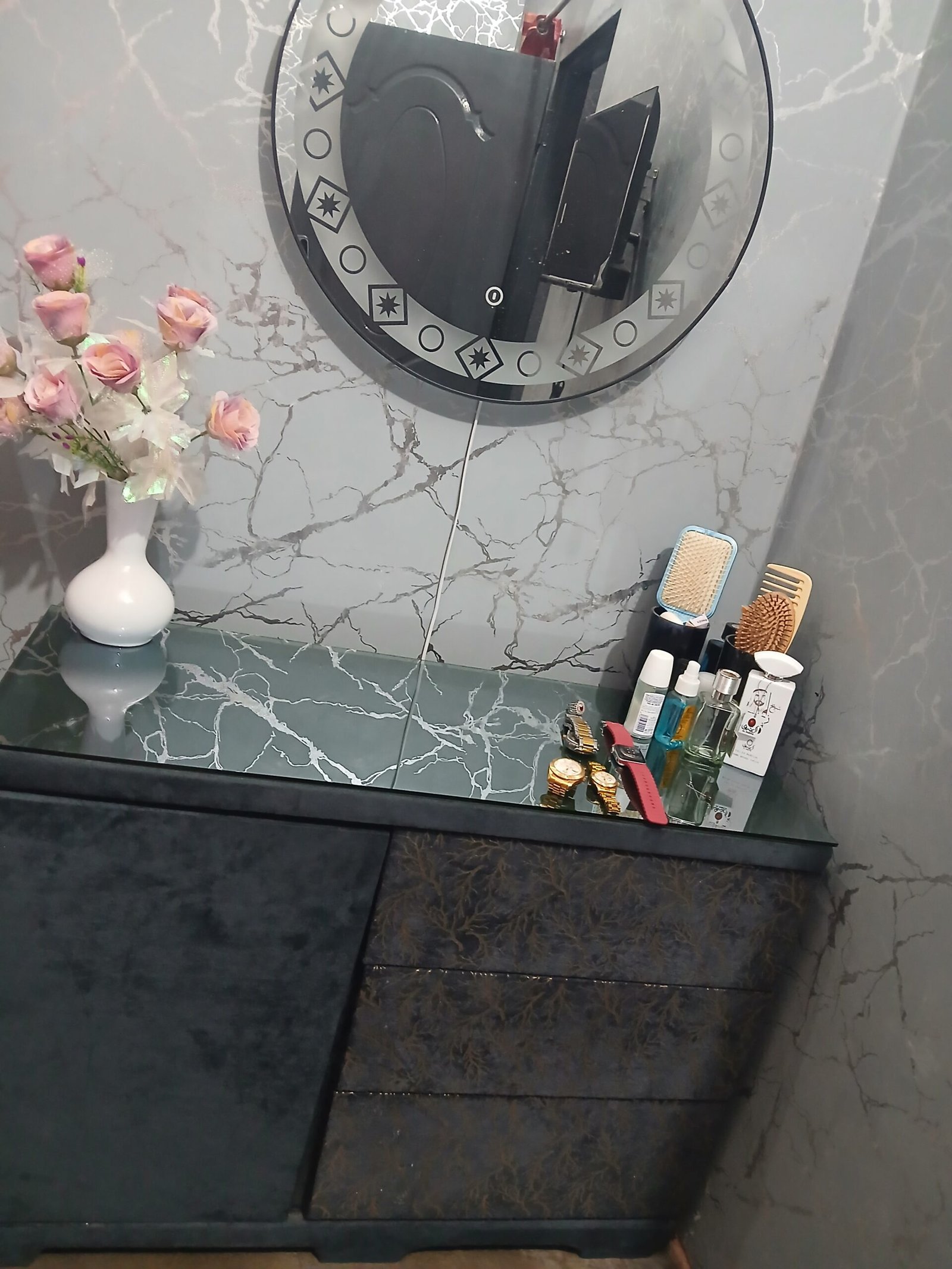 Dressing table