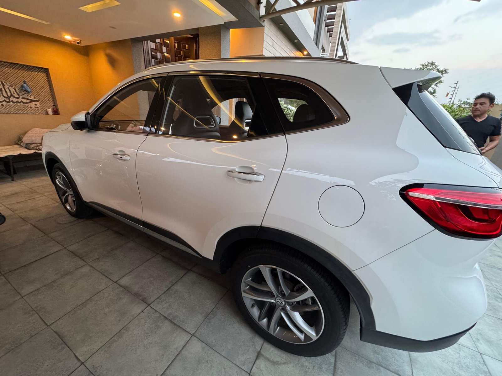Mg car HS 2023 model 1 owner 26000 km cahli ha 2 PC tech