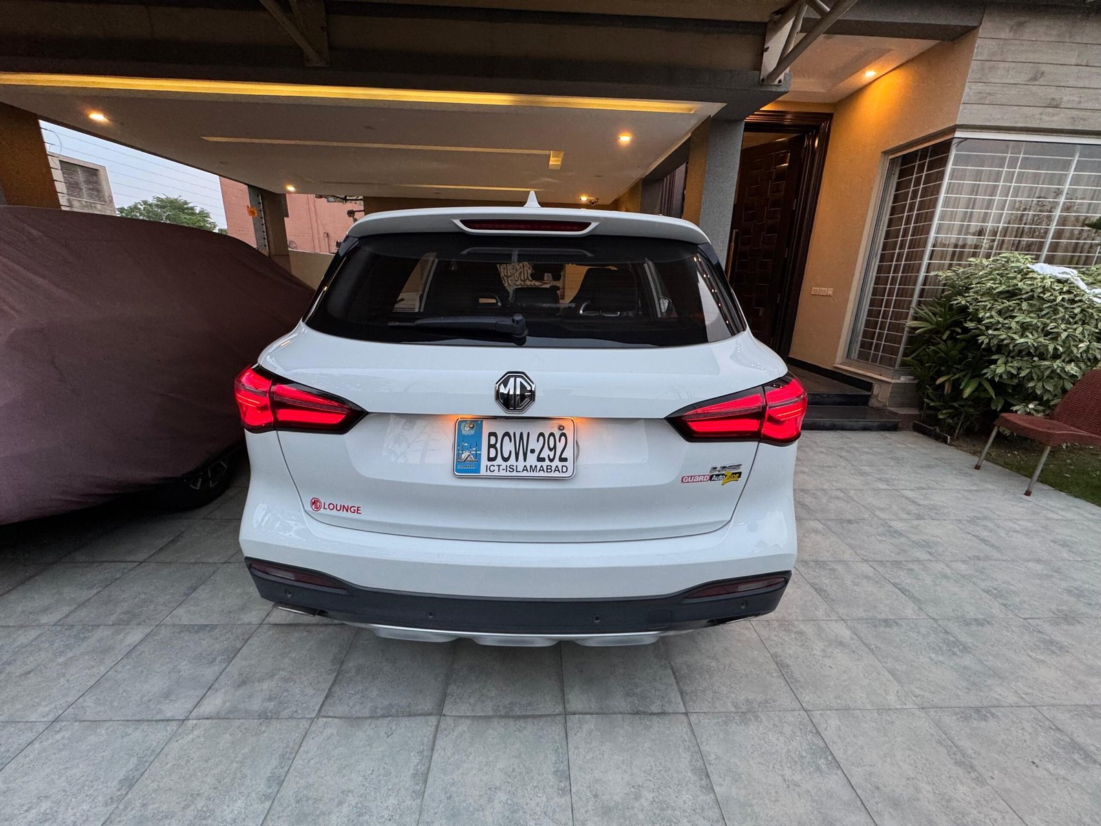 Mg car HS 2023 model 1 owner 26000 km cahli ha 2 PC tech