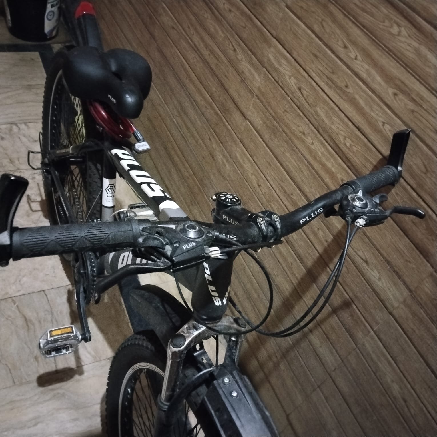 Mountain Bike 26″ PLUS | Disc Brakes | Neat & Clean