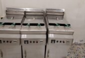 3 Fryers look like new zero time use