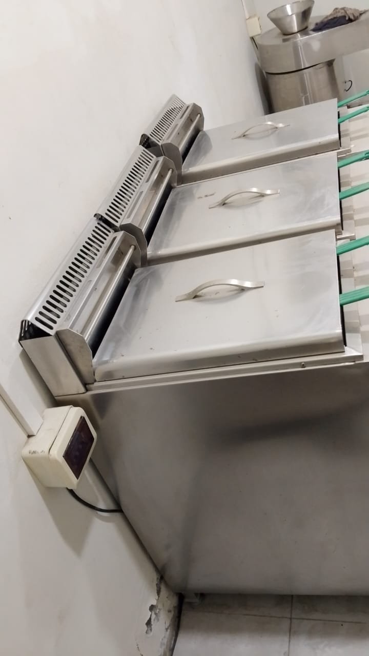 3 Fryers look like new zero time use