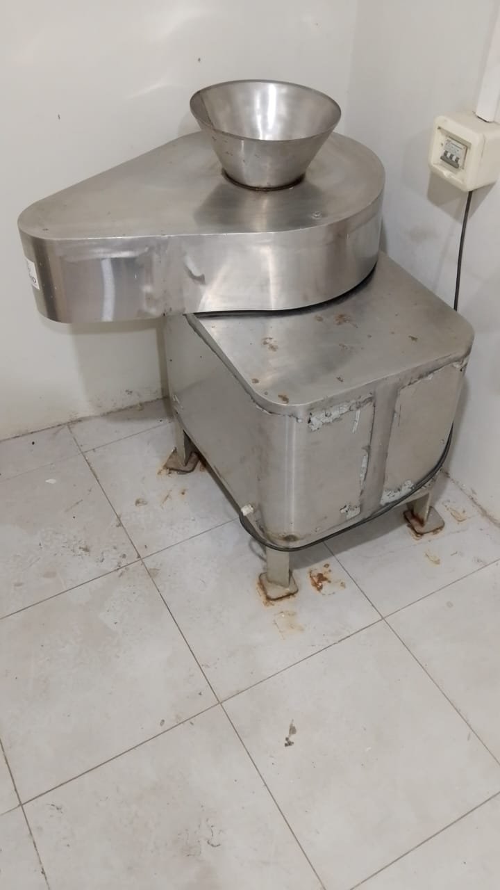 4 Potato cutter lays cutting machine