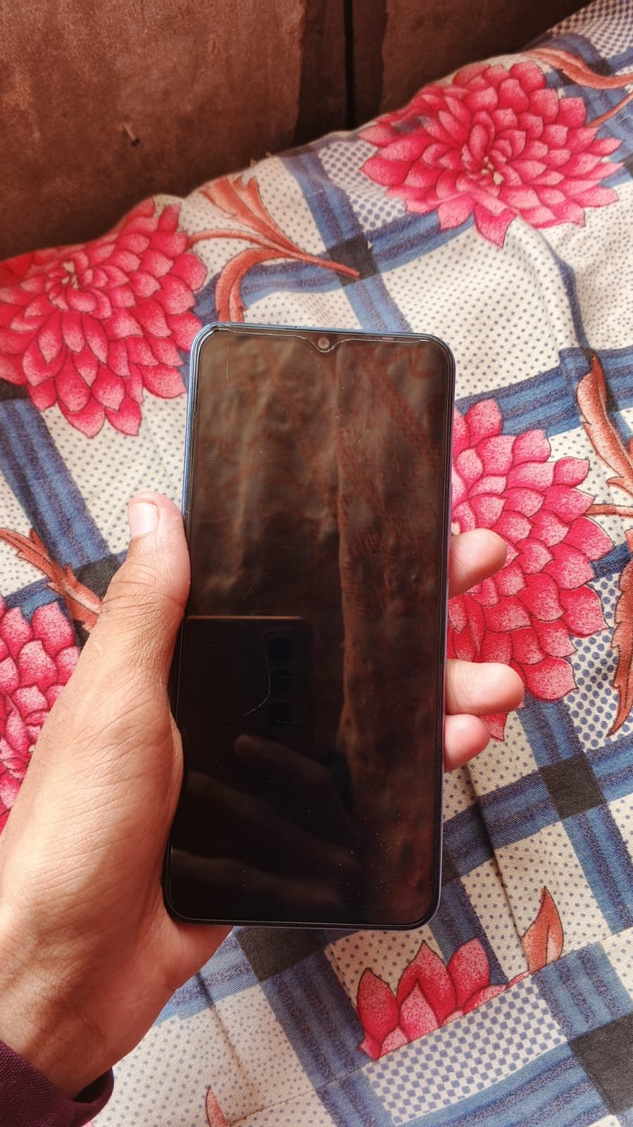 Vivo y17s 66/128 | Original Box & Charger