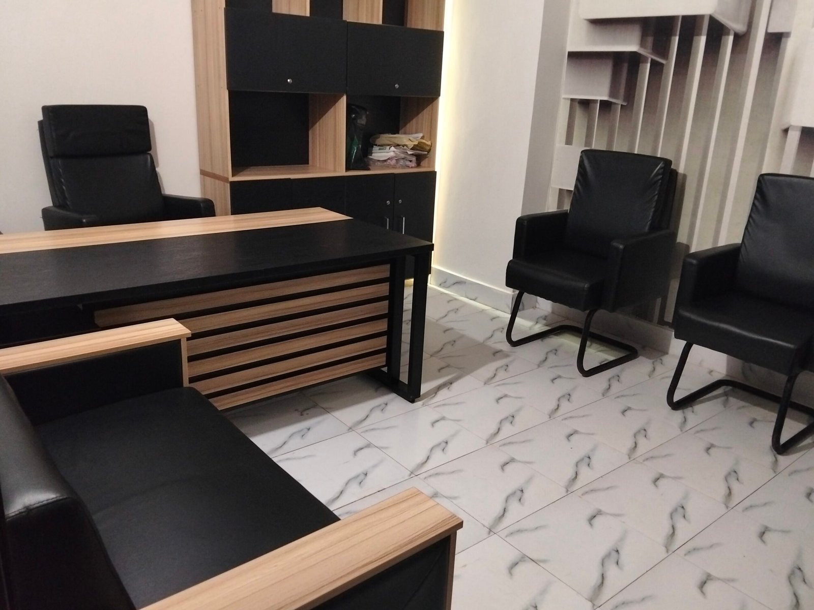 Office executive complete furniture sale on urgent basis