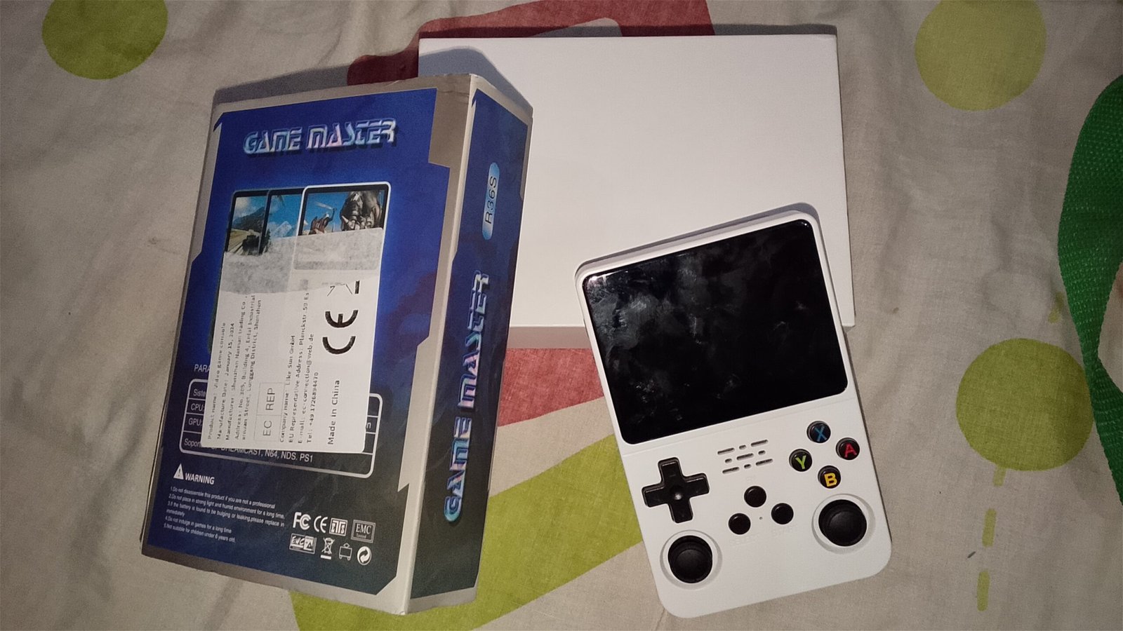 Playstation 2 or R36S console
