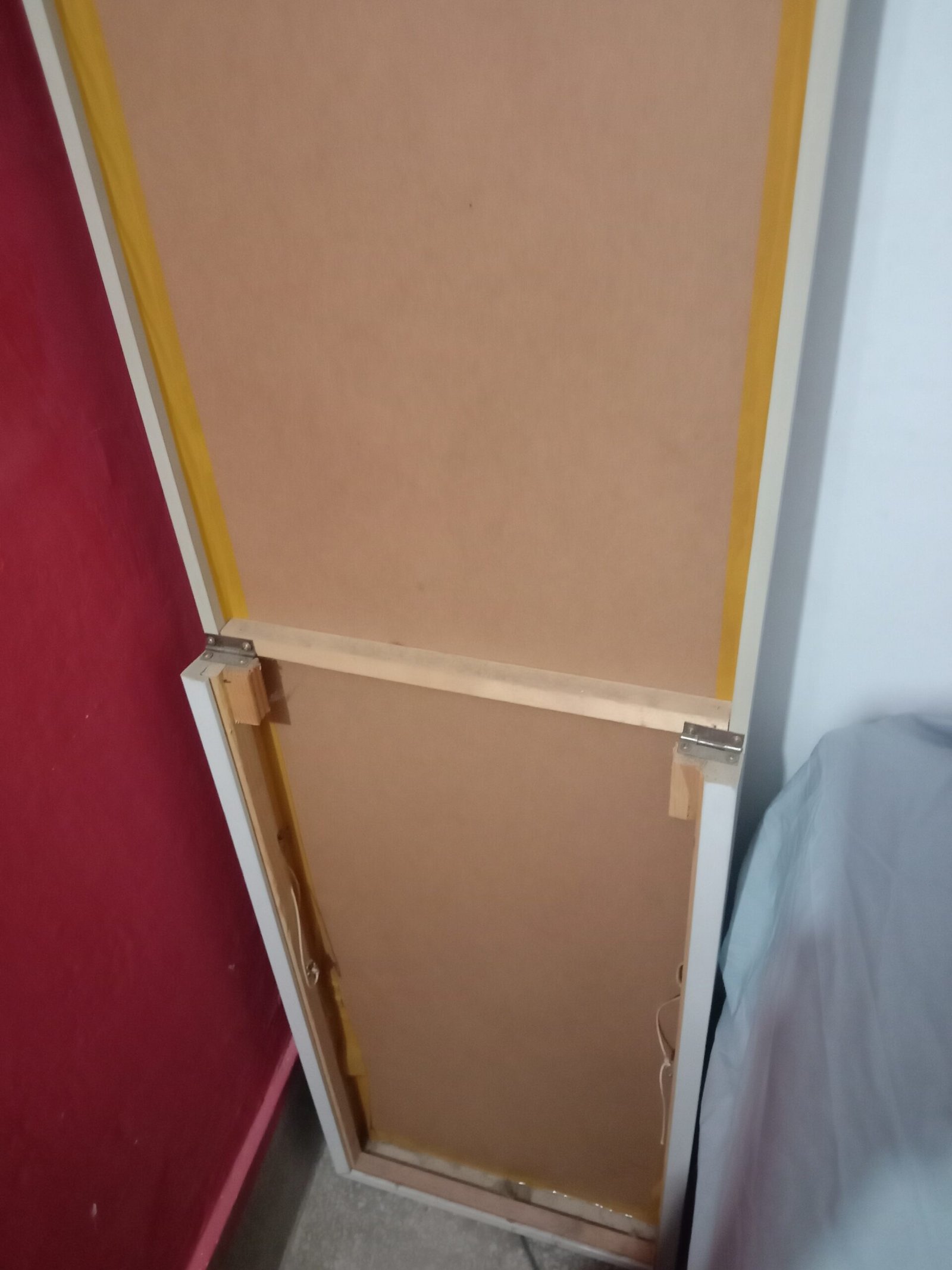 Stand mirror
