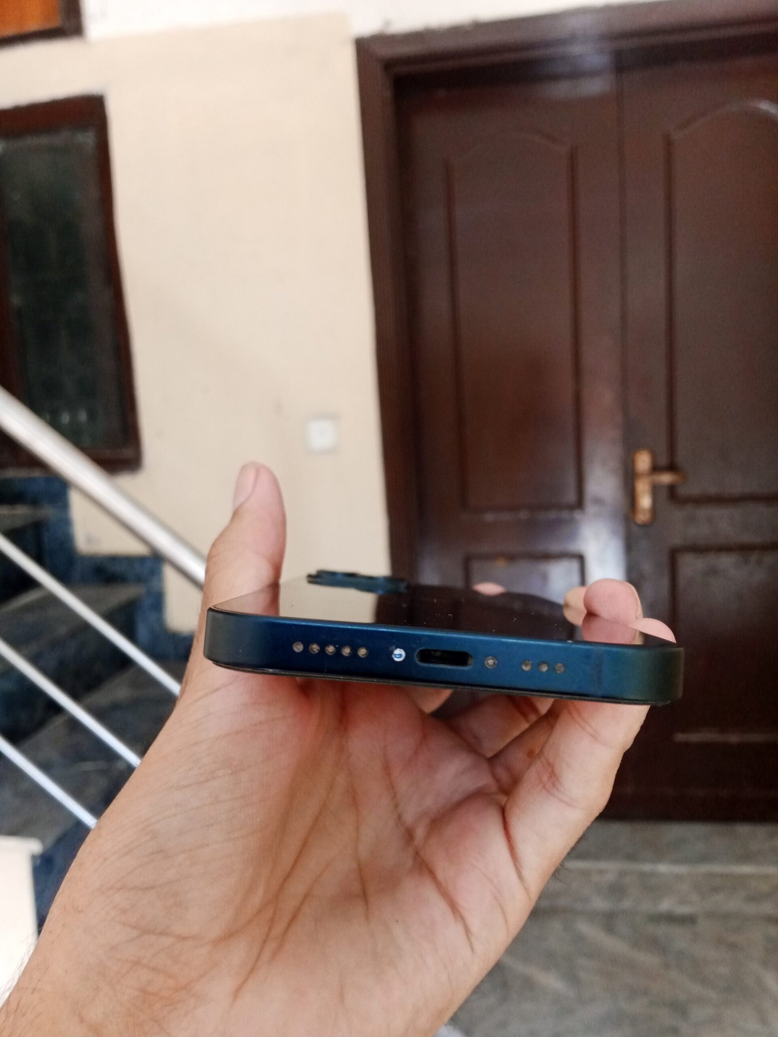 I phone 13 Jv battery health 95% color black condition okay