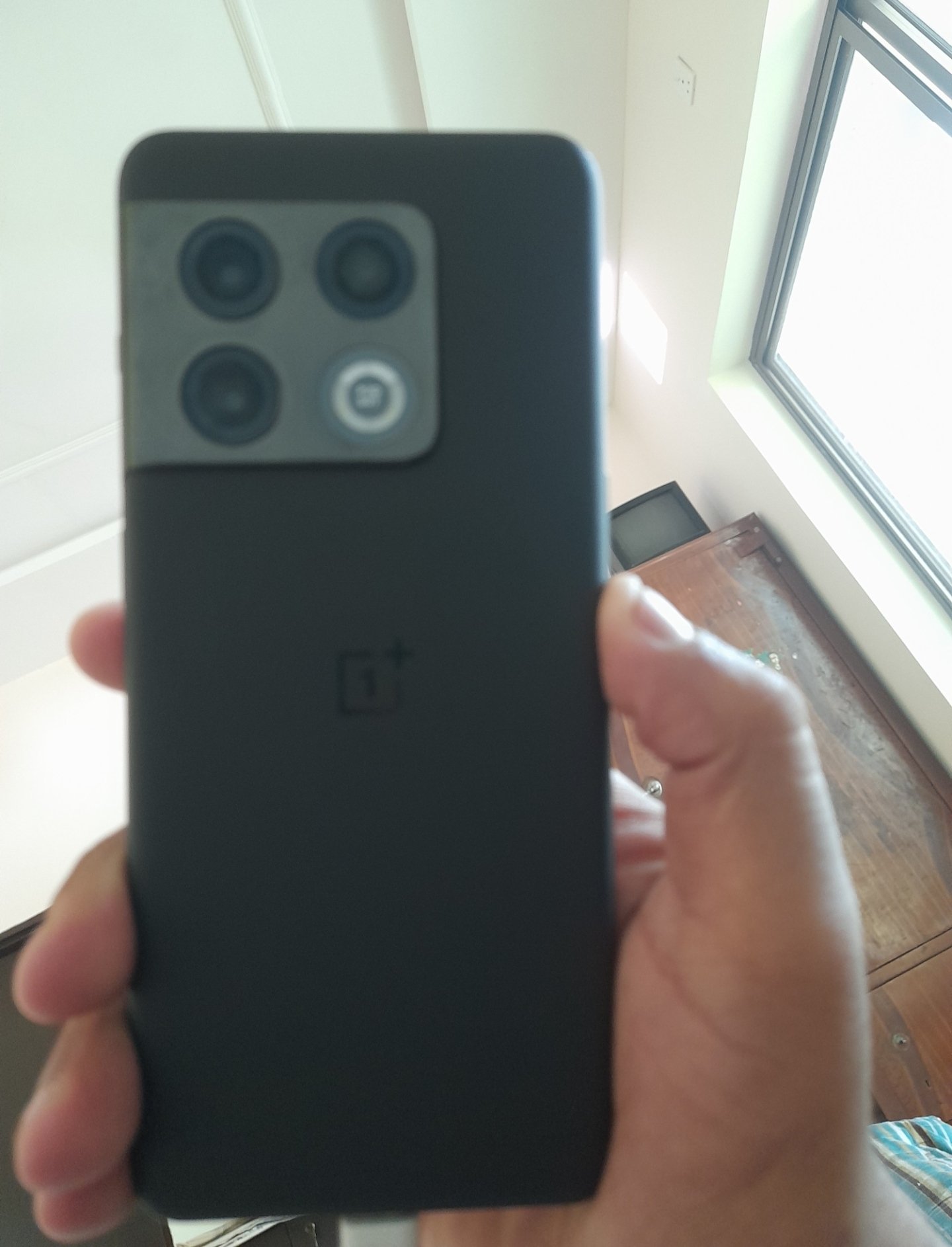 One Plus 10 pro Non Pta (12/256)Gb