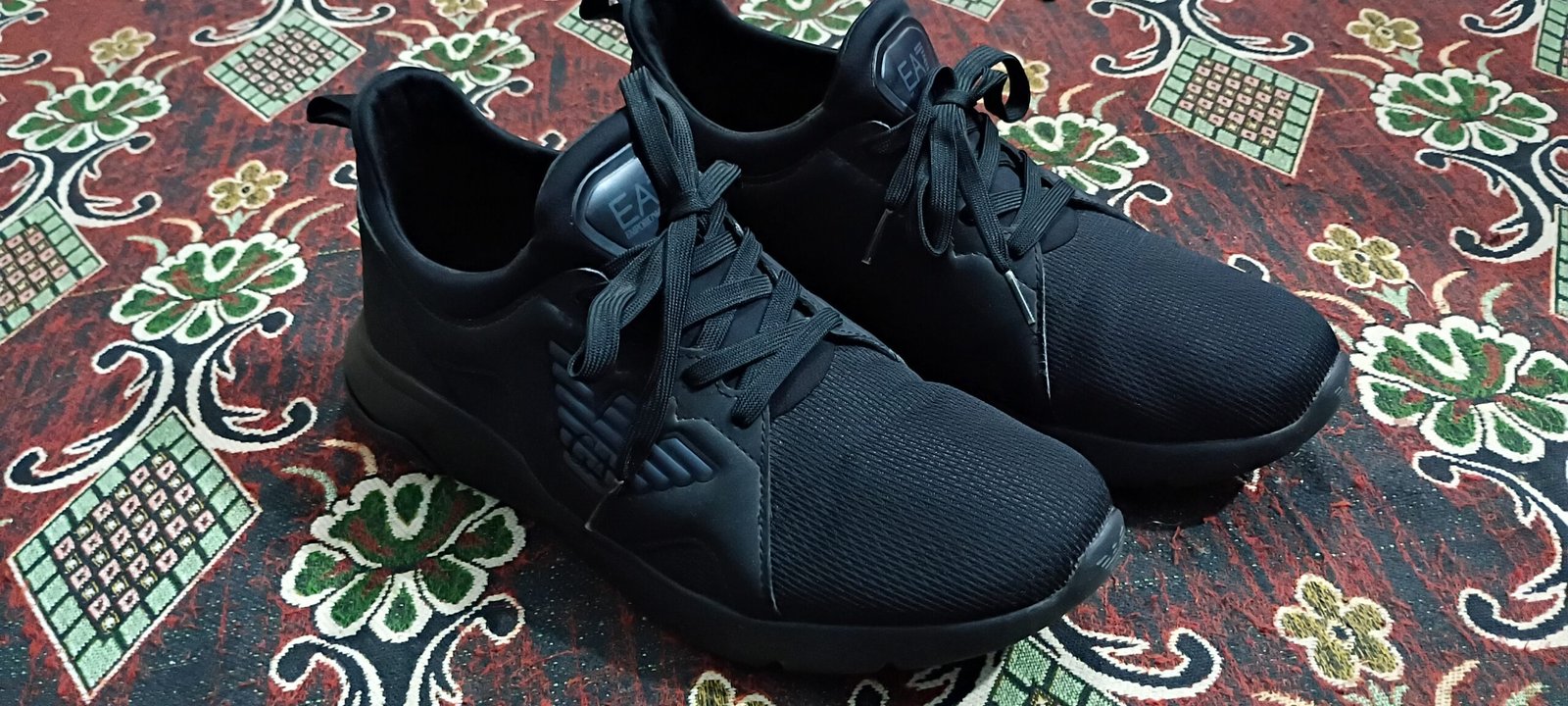Armani emporio EA7 . Adidas adizero EVO