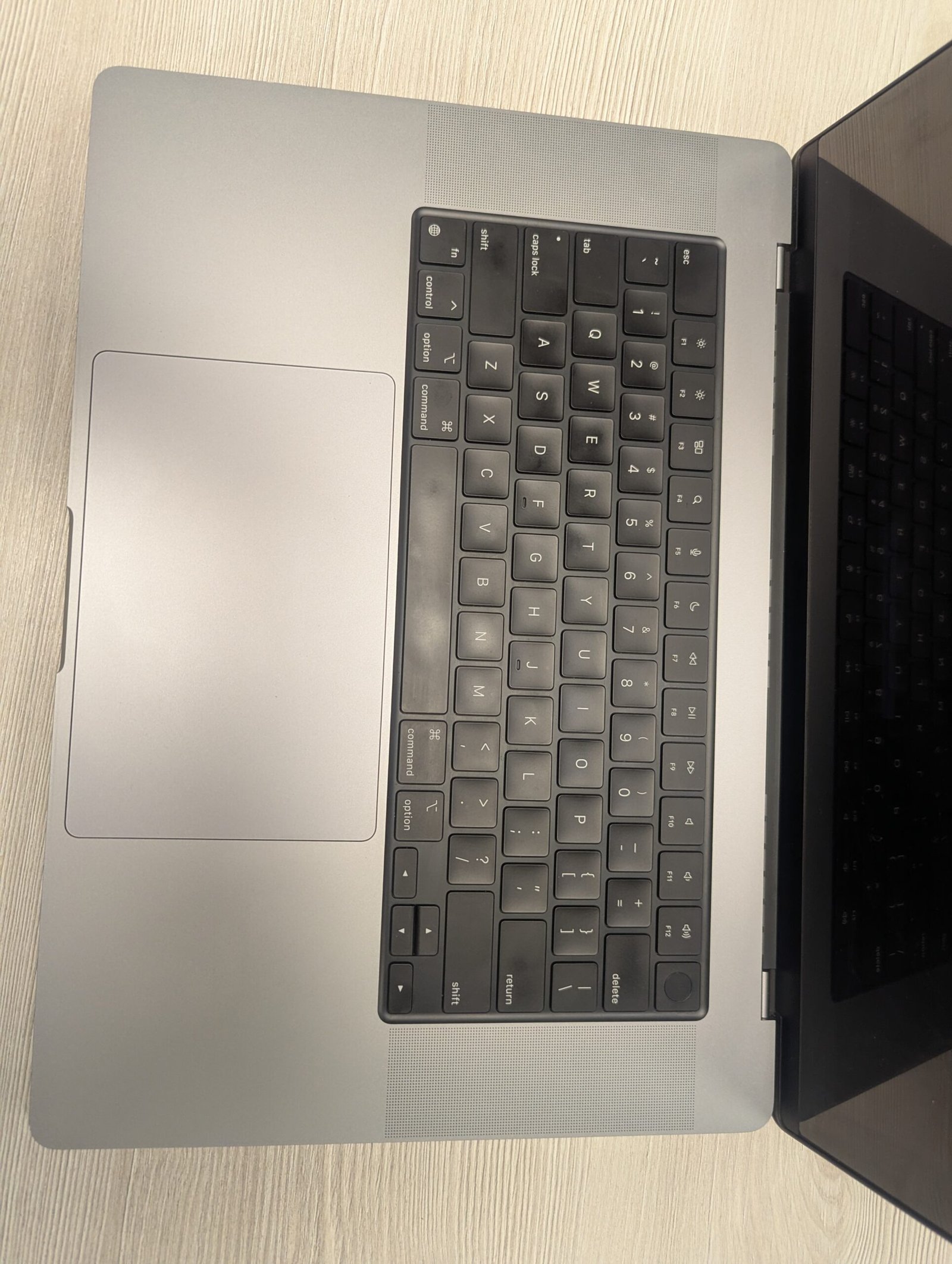 MacBook Pro 2021 M1 Pro32GB RAM512GB SSD16″