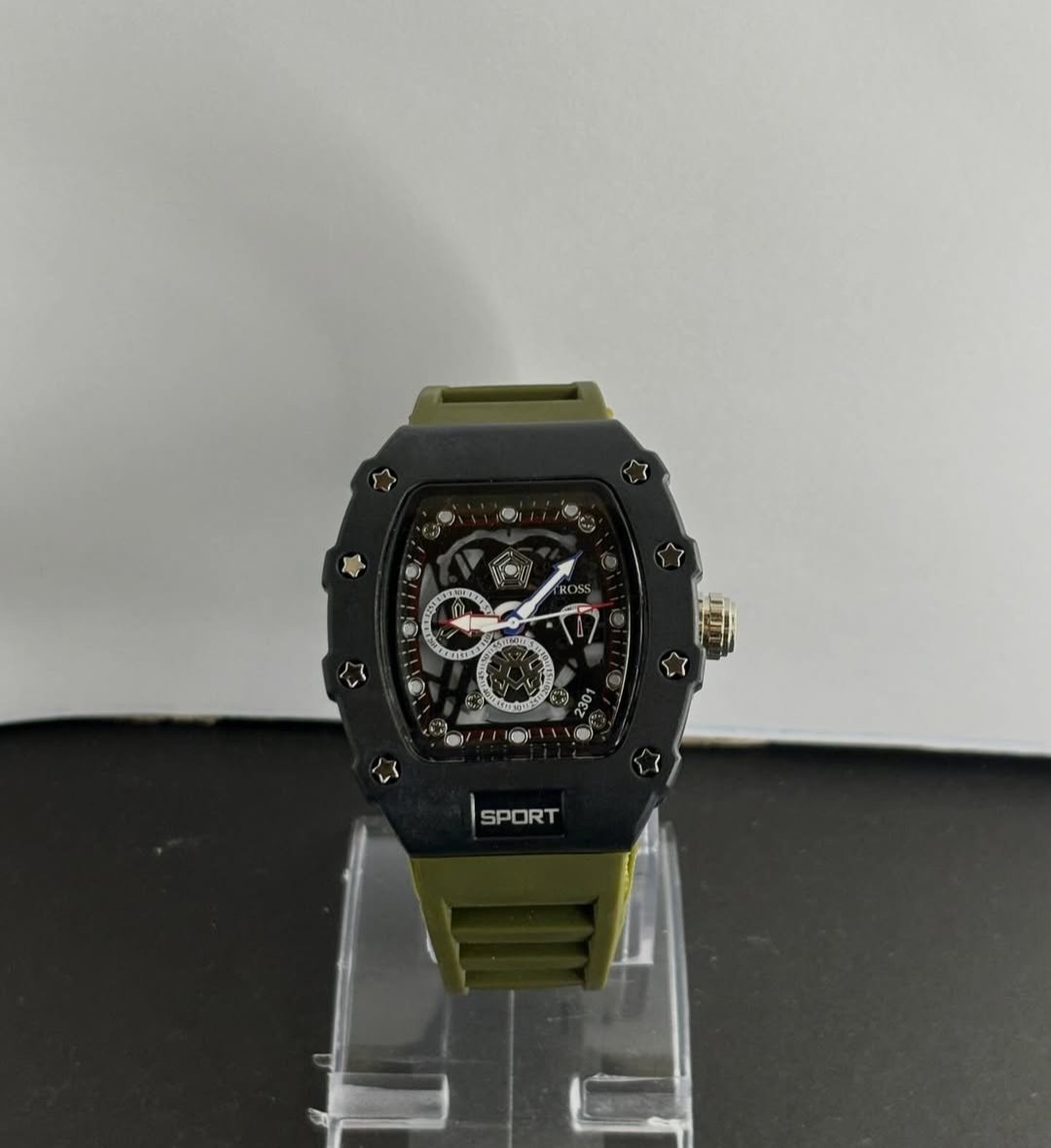 Plastic strap watch