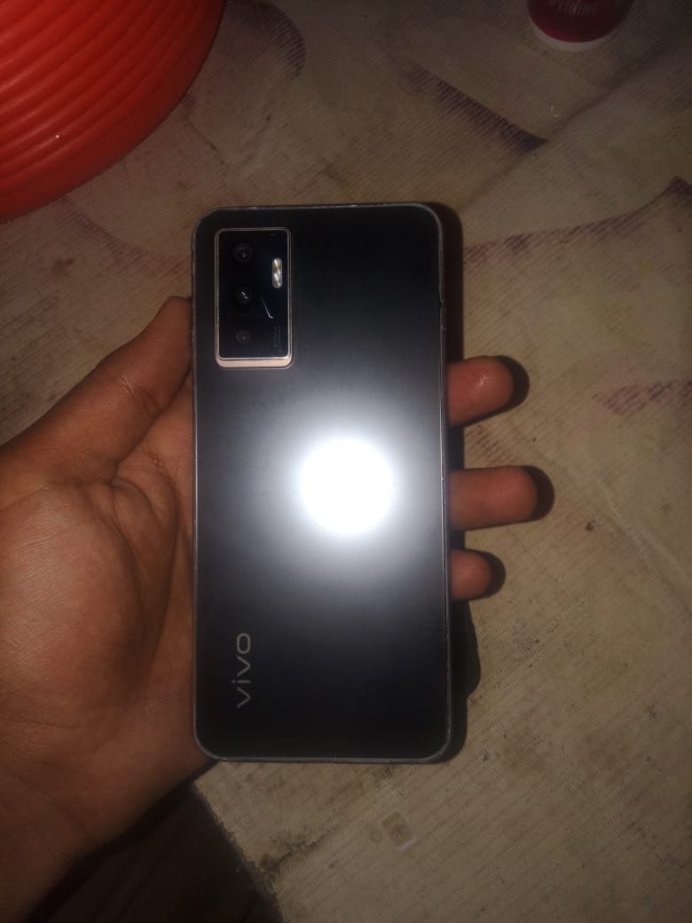 Vivo V23e condition normal panel change shade Wala but origi