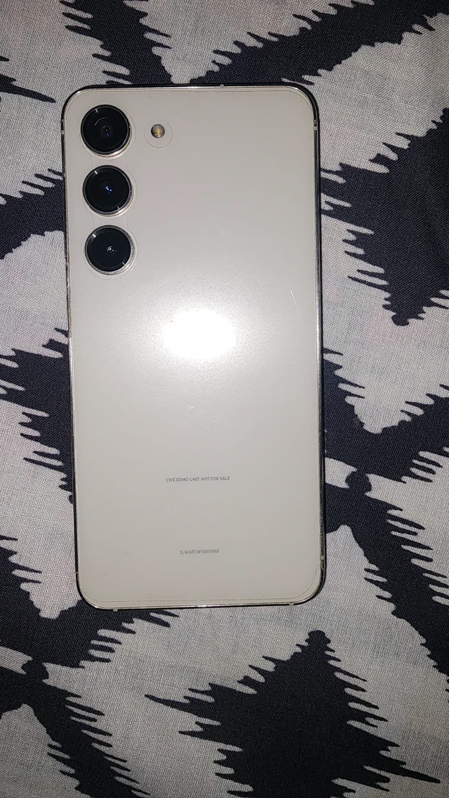 Samsung s23 non pta. Demo unit. Water pack mobile all ok.