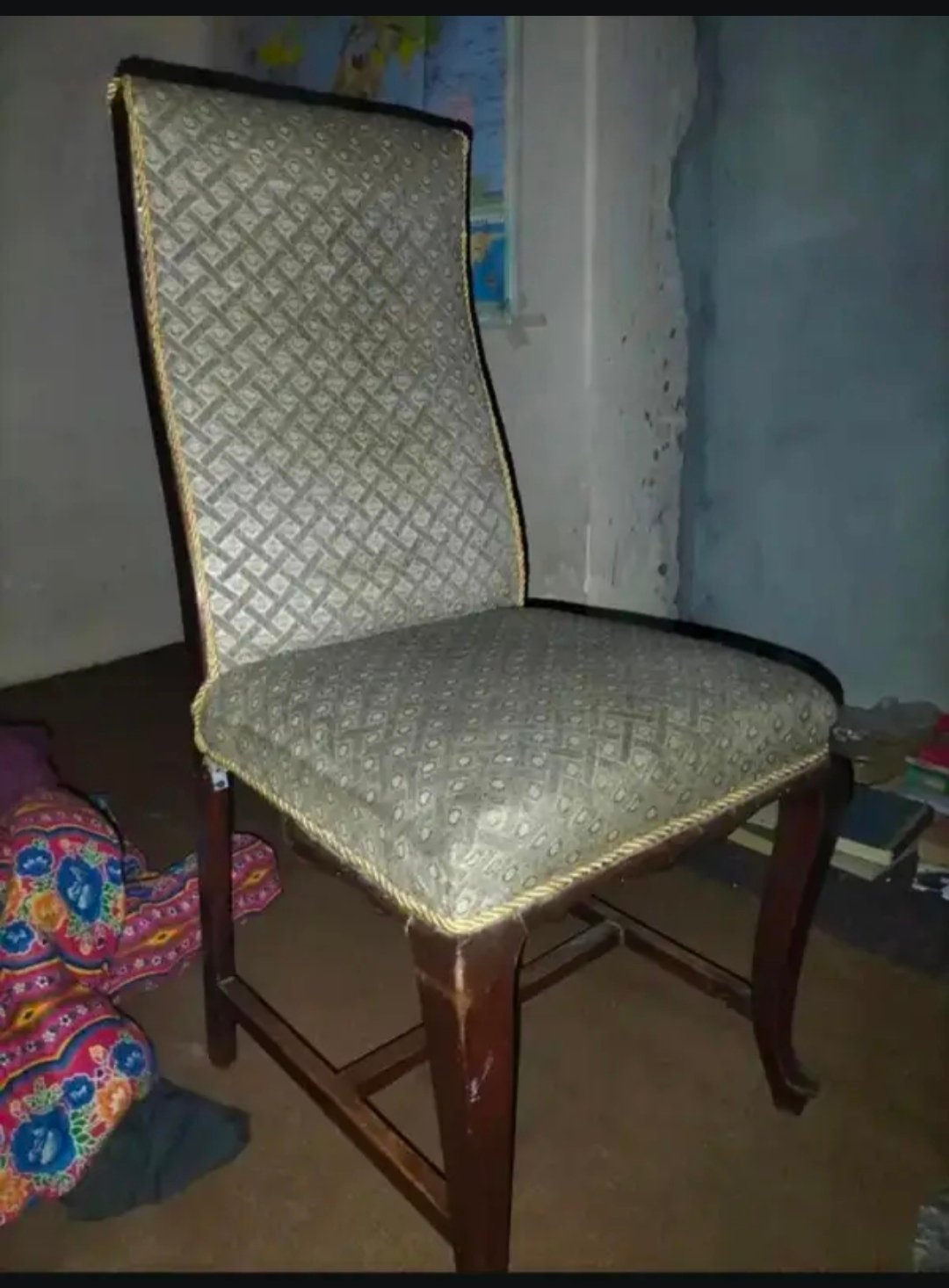PLASTIC TABLE AND CHAIR