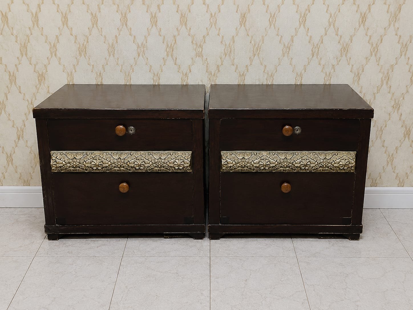 Queen size wooden bed