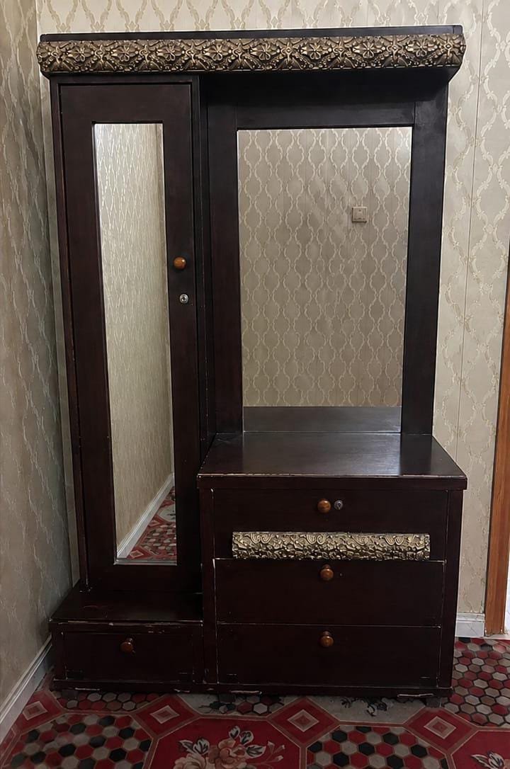 Queen size wooden bed