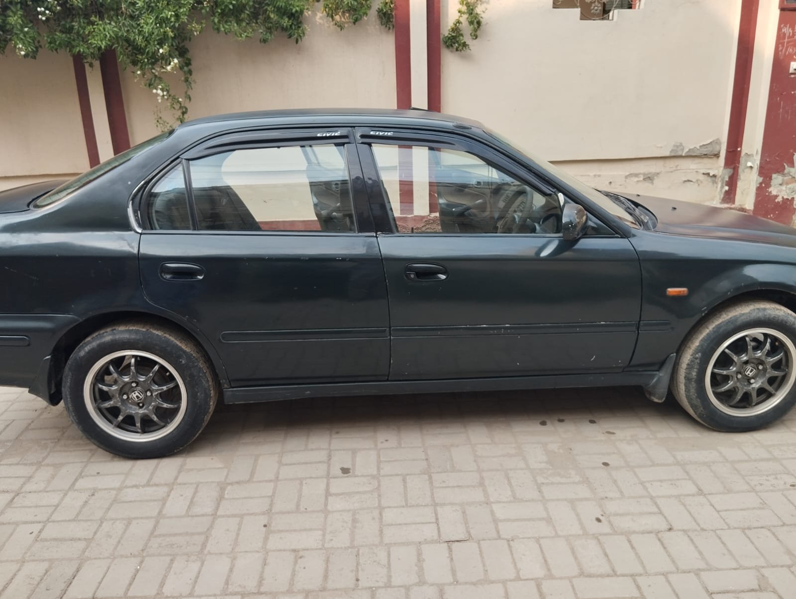 Honda Civic EXi 1996 – excellent condition