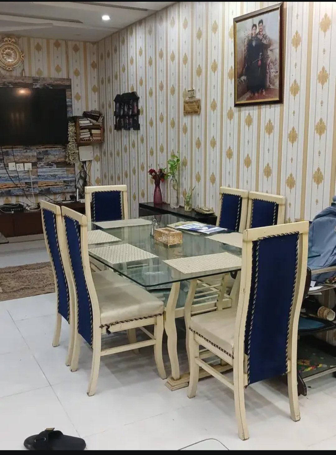 6 SEATER DINING TABLE